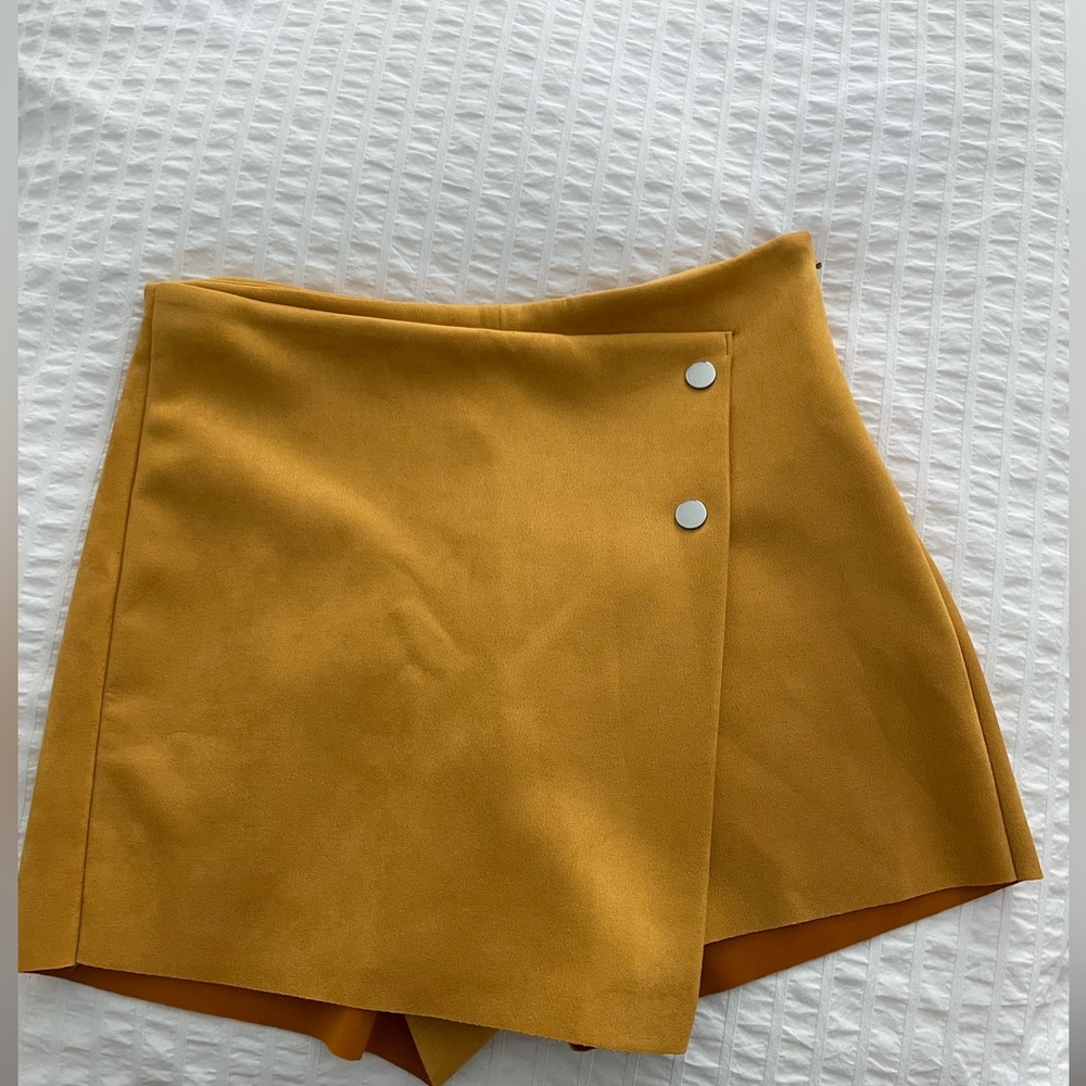 Zara skort. Size xs. Mustard color. Worn once.